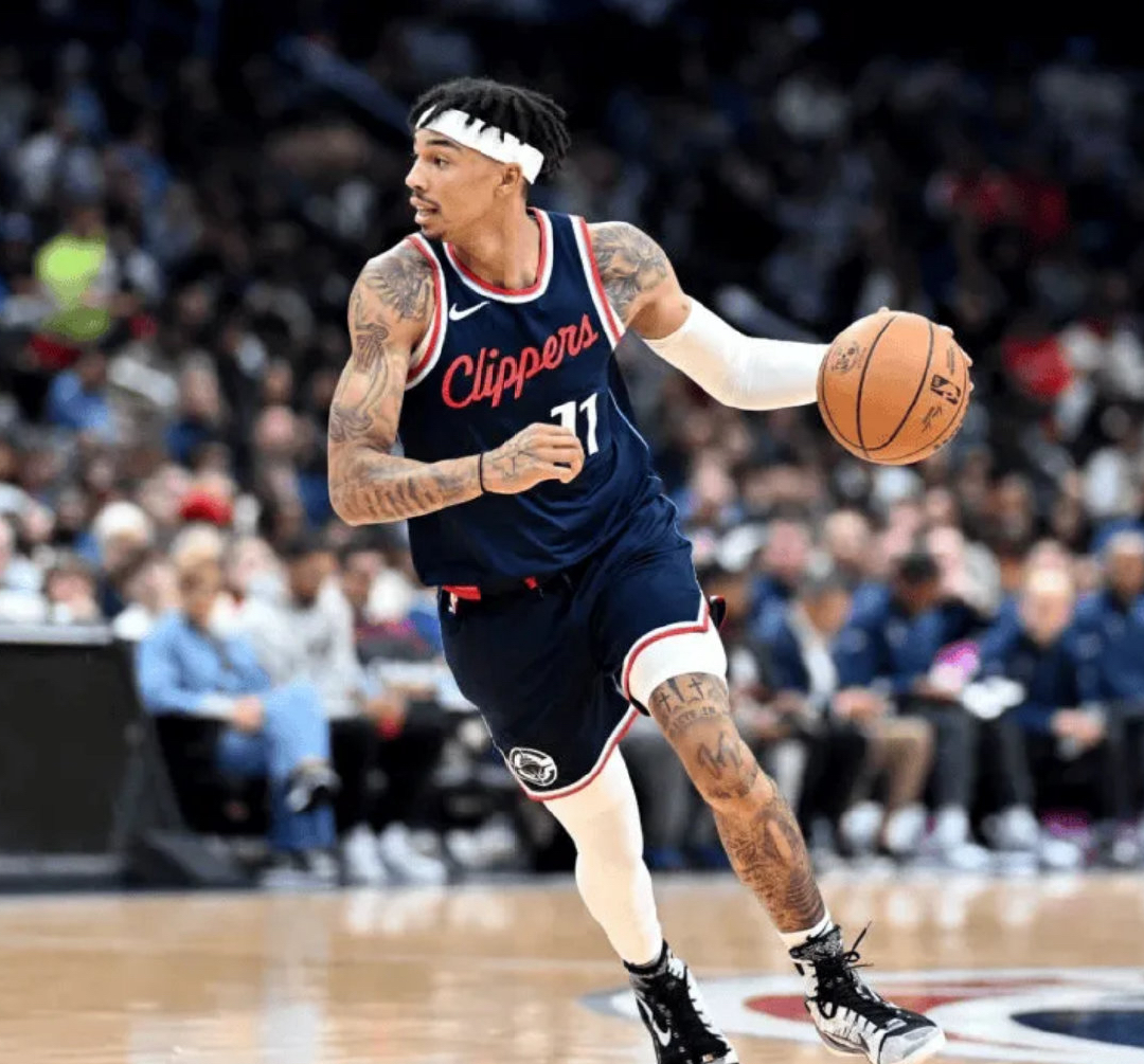 雷竞技体育 -今夜欧冠焦点战，洛杉矶快船外线爆发，震撼外界，资深球员宣示担当 