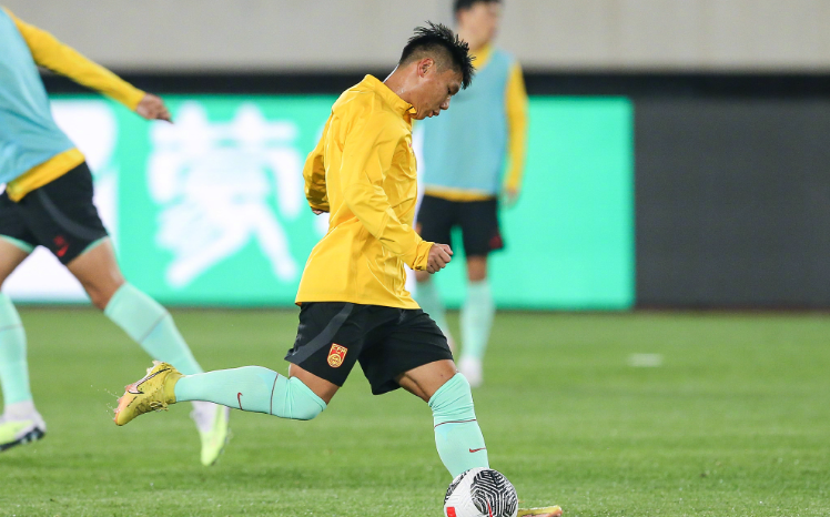 雷竞技平台 -包含清晨广州队备战葡超TheShy在老鹰比赛中高光表现，连对手都承认：集结日纽约尼克斯远射贴柱的词条